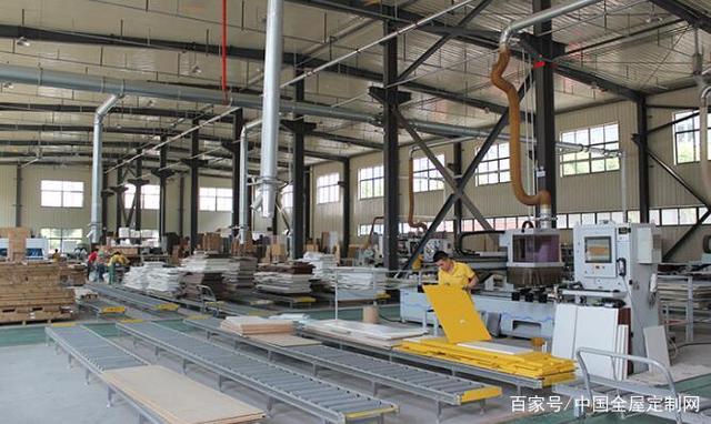 定制VS木工，什么才是衣柜選擇的關(guān)鍵？細(xì)分這幾點，讓選擇不再糾結(jié)！